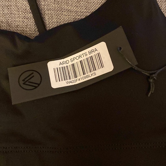 SAVVI ARID Small Black Scoop Neck Strappy Criss Cross Back Sports Bra - Picture 6 of 8